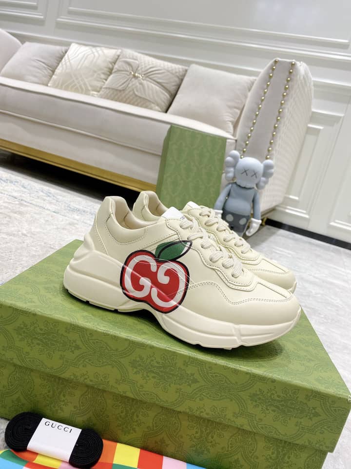 Gucci GG Supreme Retro Sneakers