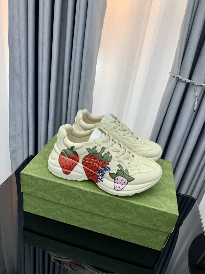 Gucci GG Supreme Retro Sneakers