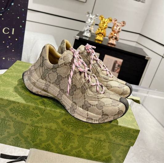 Gucci - Run GG Print Beige / Ebony Low Top Sneakers